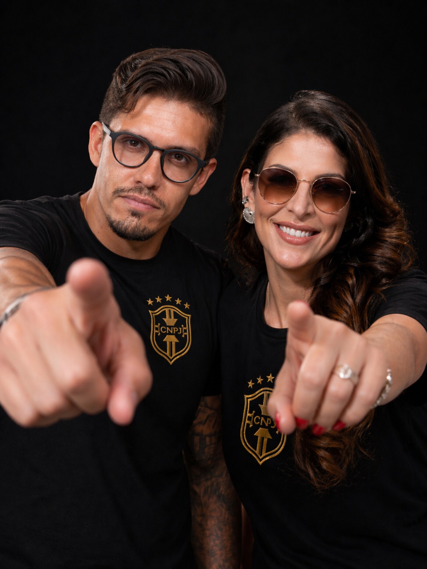 Pedro Costa e Carol Paiffer convocando você para o Camisa 10